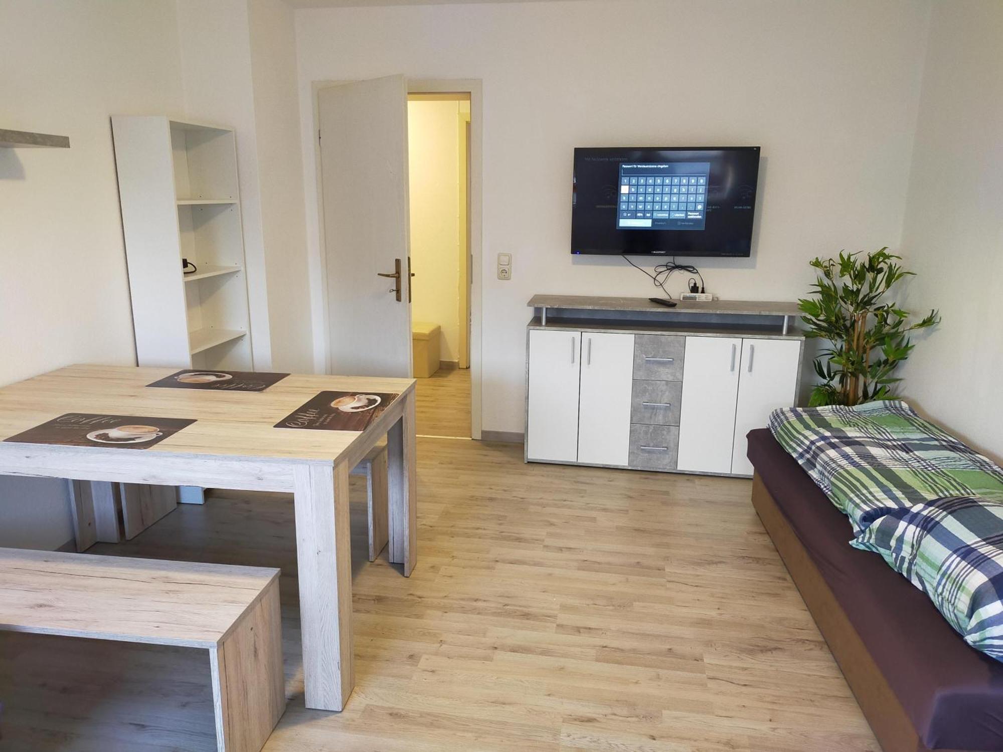 Flex Aparts - Grosse, Moeblierte Wohnung In Zwickau Mit 2 Zimmern Buitenkant foto