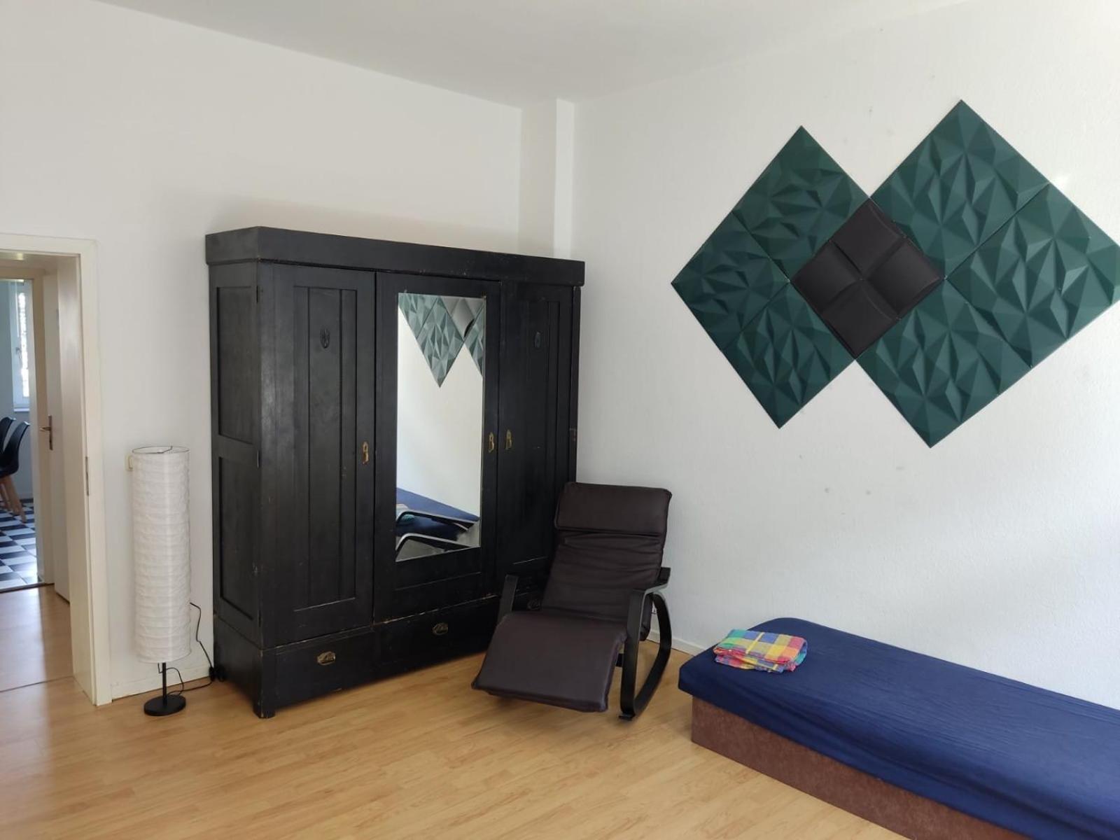 Flex Aparts - Grosse, Moeblierte Wohnung In Zwickau Mit 2 Zimmern Buitenkant foto